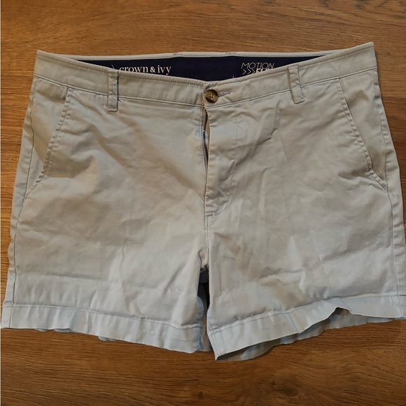 Crown & Ivy shorts — Size 38 - Picture 1 of 5